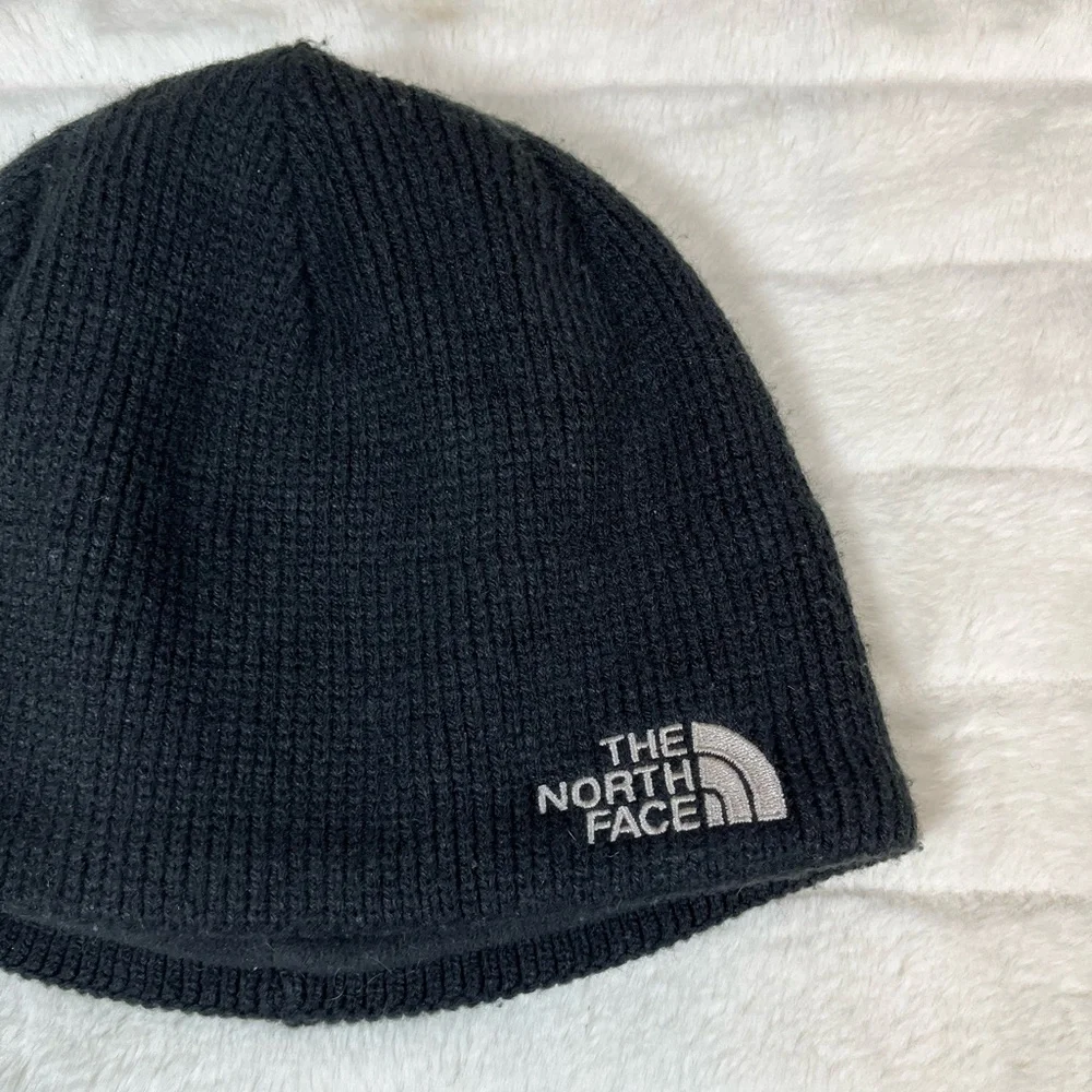 The North Face Women’s Dark Grey Knit Fleece Line Beanie Cap Fall Winter PNW